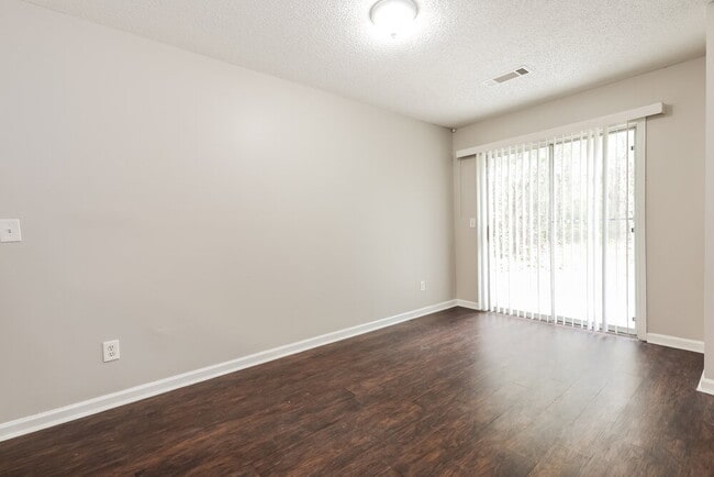 Photo - 6346 Hickory Ln Cir