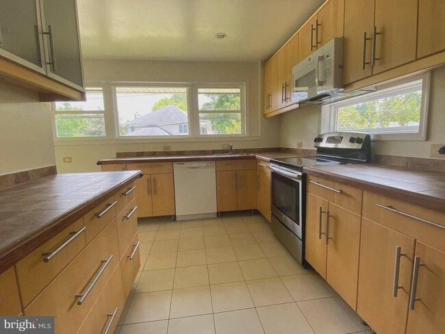Photo - Brigitte leases this property