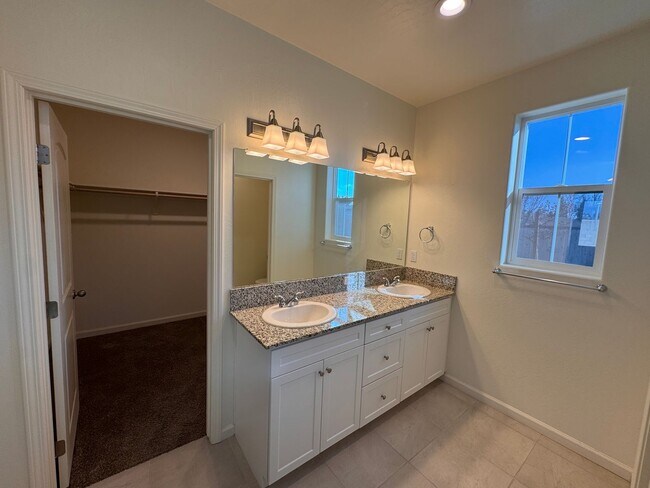 Photo - 224 W Kimball Ave
