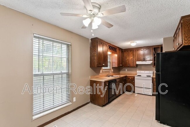 Photo - 10109 E 67th St