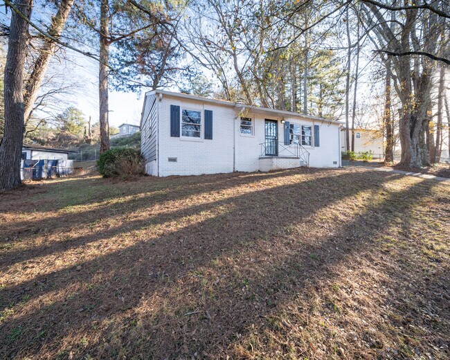 Photo - 2371 Swallow Cir SE