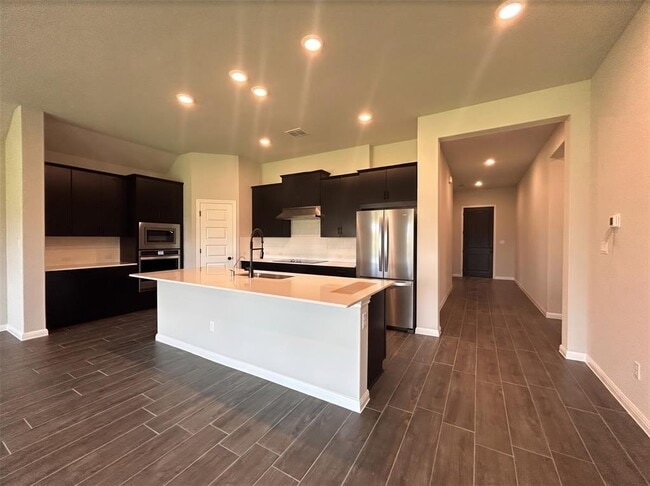 303 Bear Oak St