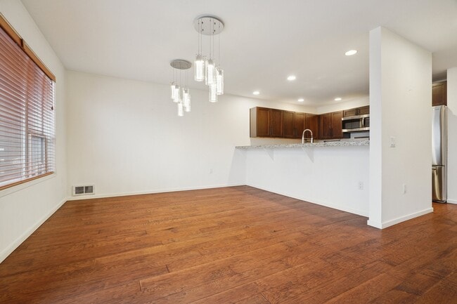 Photo - 555 Kirkland Way Unit 202