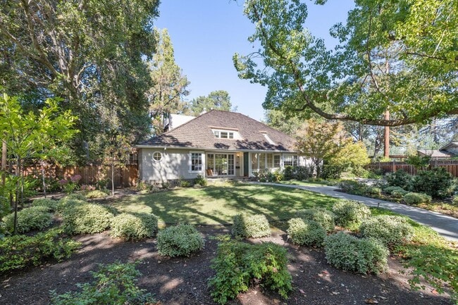 Beautifully Appointed Atherton Estate with... - Beautifully Appointed Atherton Estate with...
