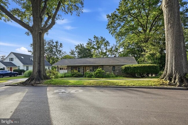 Photo - 840 Delmont Dr