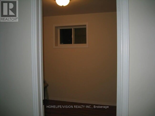Photo - 19 Candlebrook Crescent