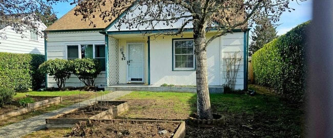 Building Photo - Mullen St. 3 bed/1bath North End with loft