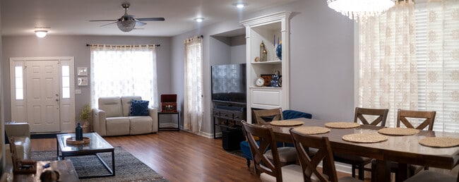 Photo - 430 Blue Beech Way