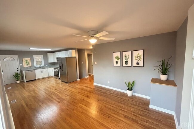 Photo - 251 Lakeview Dr