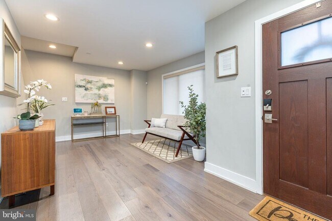 Photo - 608 N 3rd St