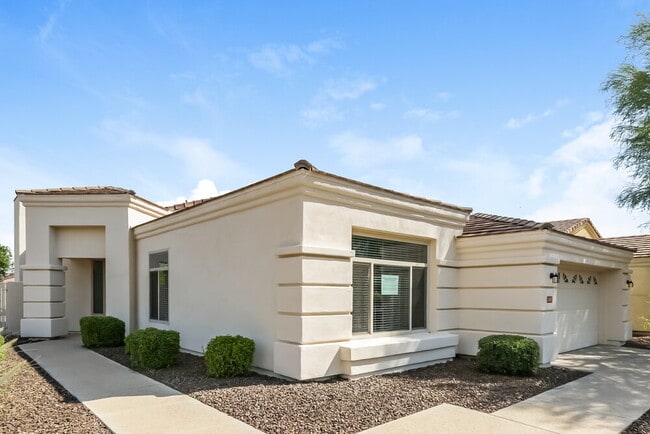 Building Photo - 2102 E Fawn Dr Rental