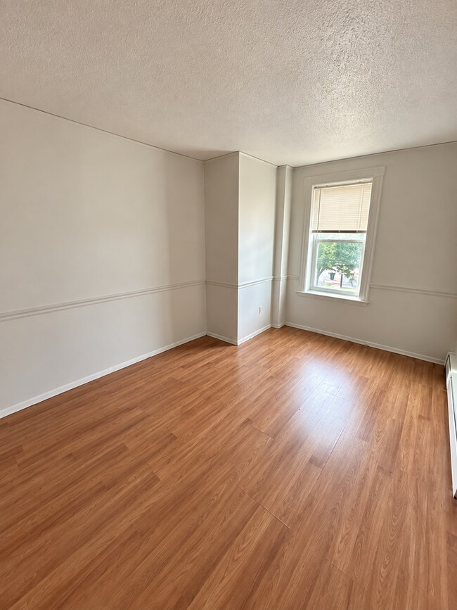 415 N Main St