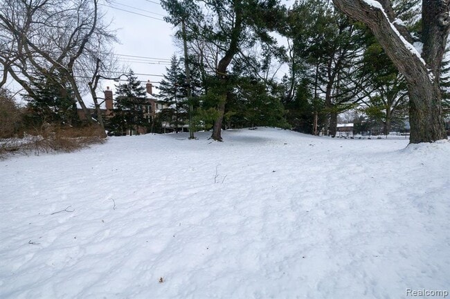 Photo - 851 Helston Rd