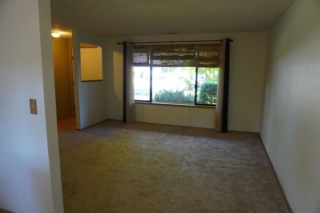 Photo - 4631 NW Lincoln Ave