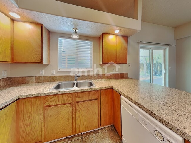 Photo - 2401 Louisiana Pl