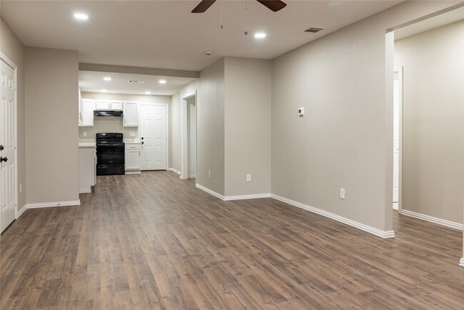 Photo - 729 North St