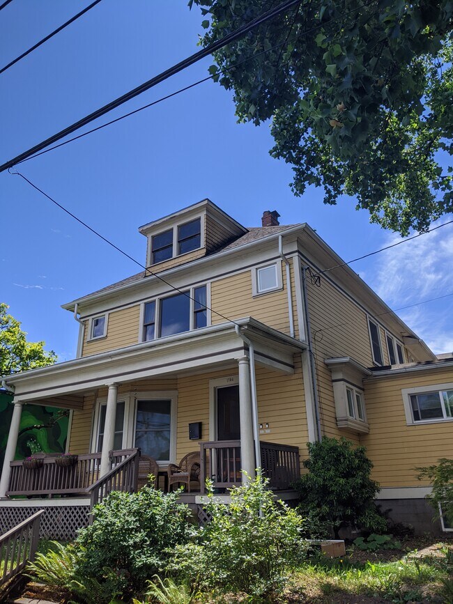 Additional photos available on our airbnb profile - 1704 Southeast Ankeny Street Townhome