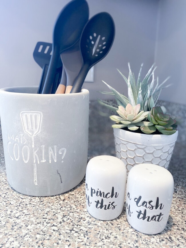 Fully stocked kitchen - 11423 Five Cedars Rd
