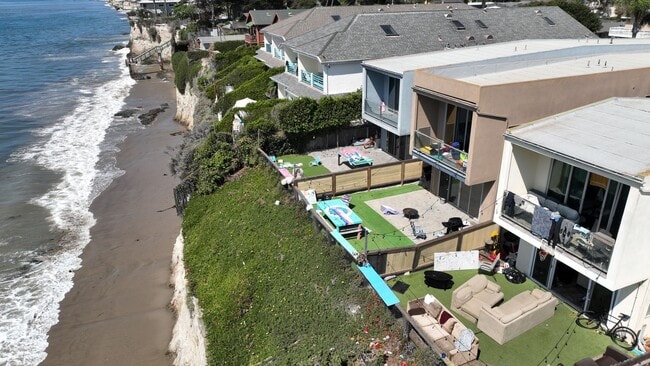 Photo - 6569 Del Playa Dr Unidad 1