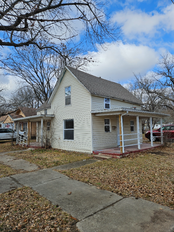 Photo - 900 W Locust St House