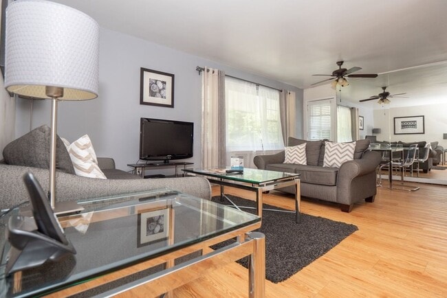 Photo - 5405 Fifth Avenue