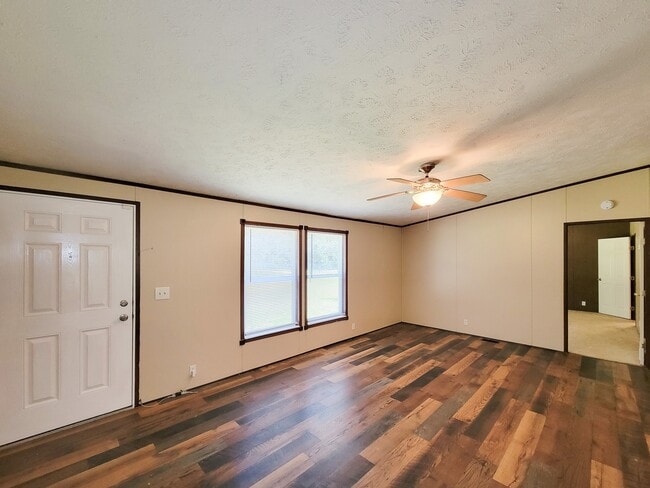 Photo - 10754 Lake Shore Dr