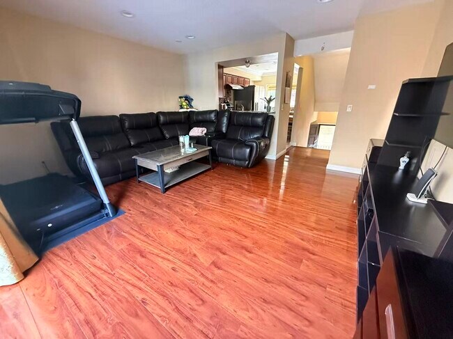 Photo - 104 N Wilson Ave