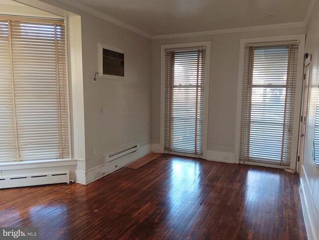 Photo - 1342 Orthodox St