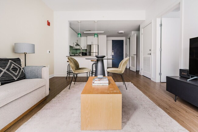 Photo - 455 I St NW Unidad FL5-ID1210