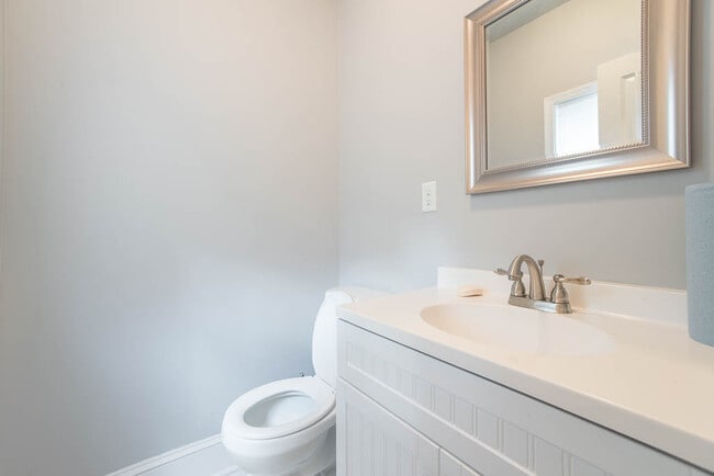 Photo - 1008 Lamont St NW