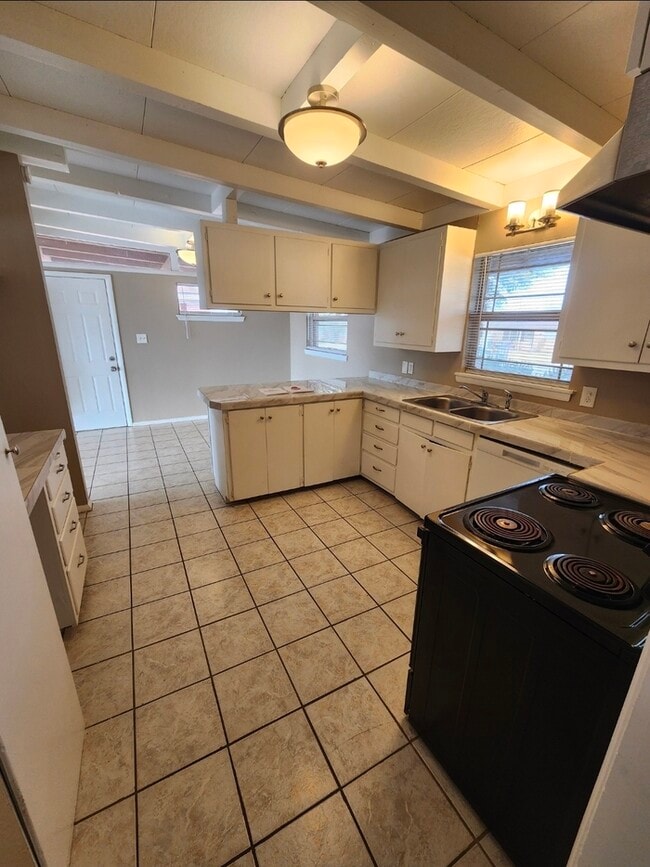 Photo - 3 bed 2 bath with 1 car carport