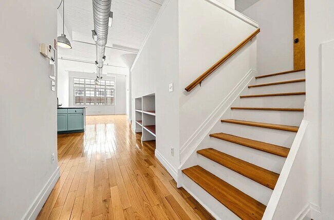Building Photo - 689 Myrtle Ave Unit 4F