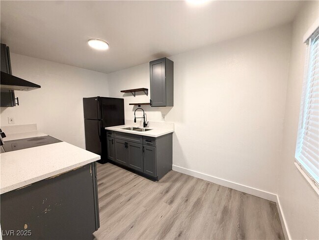 Photo - 2030 Sunrise Ave Unidad 4