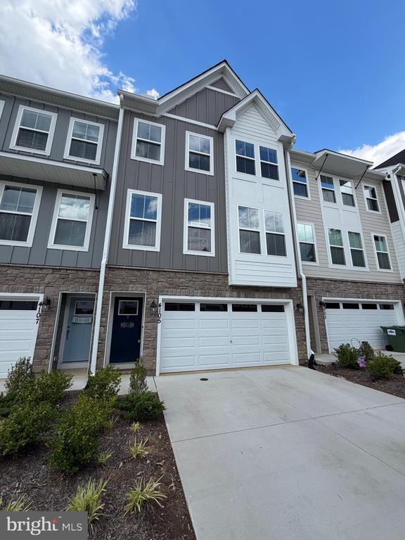 Photo - 4105 Bolton Ct