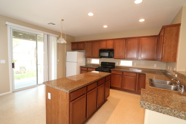 Photo - Beautiful Spacious 4 Bedroom Home!