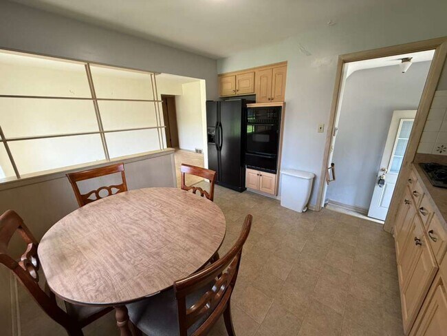 Photo - 3 BED 1.5 BATH SINGLE FAMILY HOME