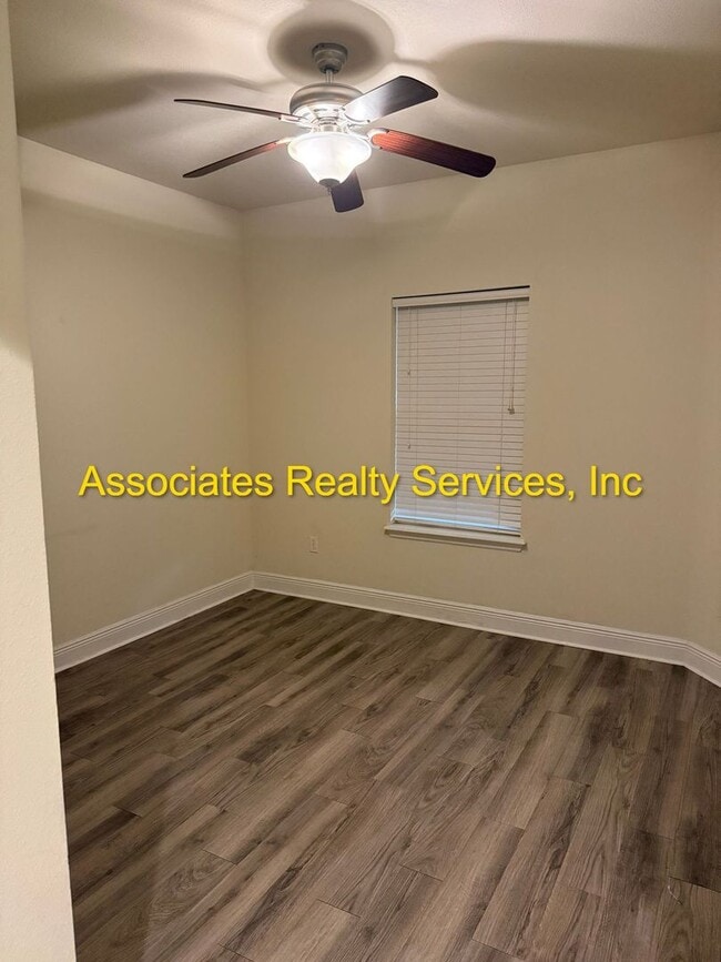 Photo - Lionsgate  #214 Unidad LG214