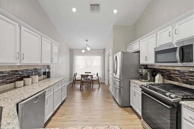 Photo - 6620 Colonial Lake Dr
