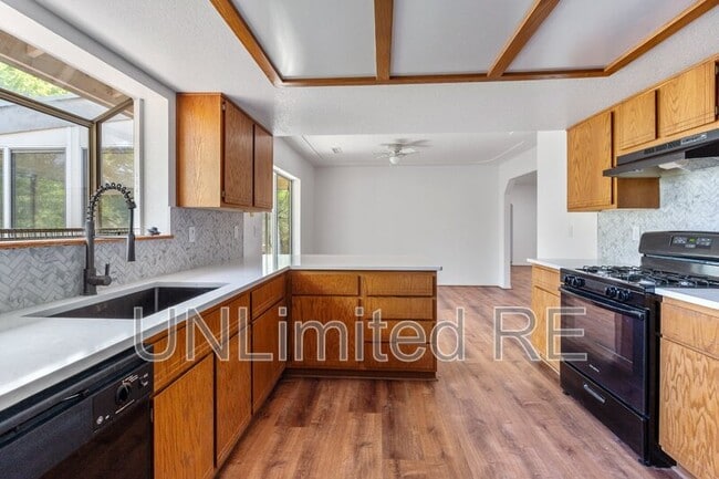 Building Photo - 10305 E Oak Creek Valley Dr Rental