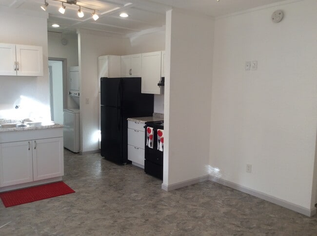 Building Photo - 917 Phillips St Unit 917