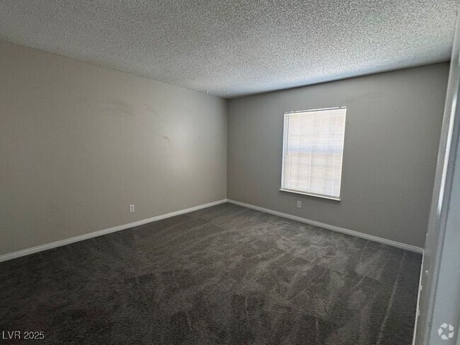 Building Photo - 3823 S Maryland Pkwy Unit L11 Rental
