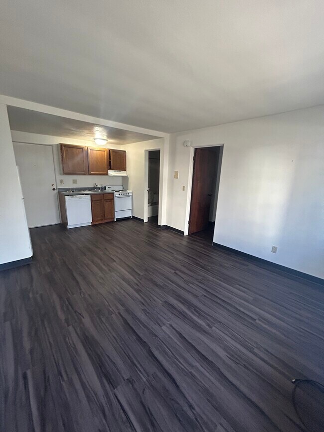 126 s Franklin/1BD