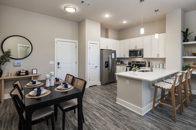 2BR, 2BA - 1,096SF - Dining Room