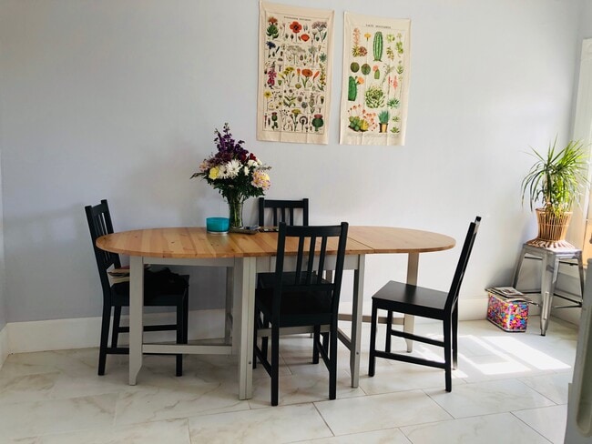 Kitchen Table - 411 S 11th St Unit 3