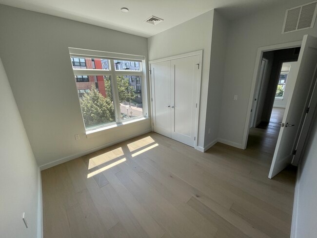 Building Photo - 1 Lisbon St Unit 301