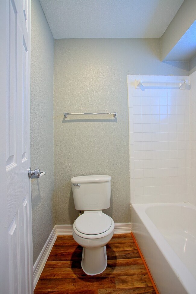 Photo - 1419 Hawthorne St Unit 14