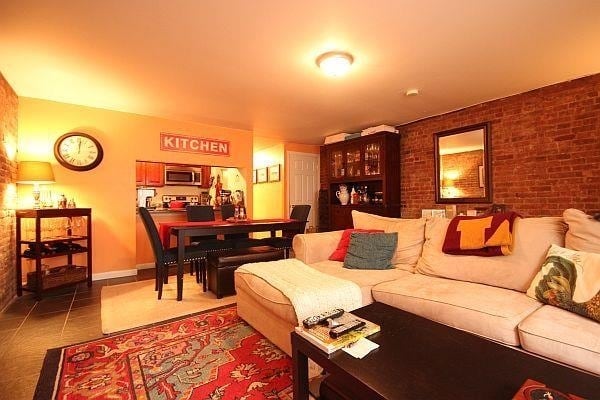 Photo - 124 Garden St Unidad Garden Apt