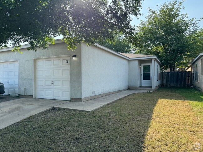 Building Photo - Newly Renovated Duplex in NE San Antonio! Rental