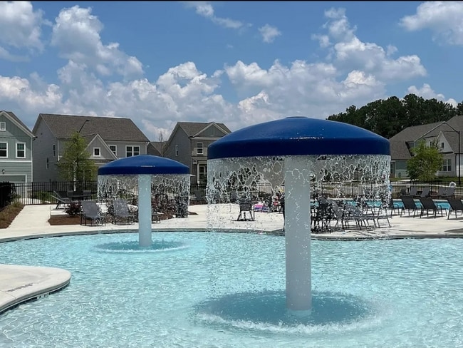 Photo - 913 Colton Dr