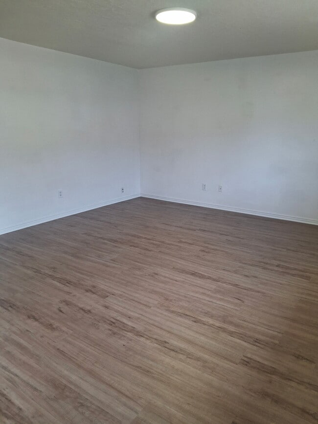 Photo - 1376 N 260 W
